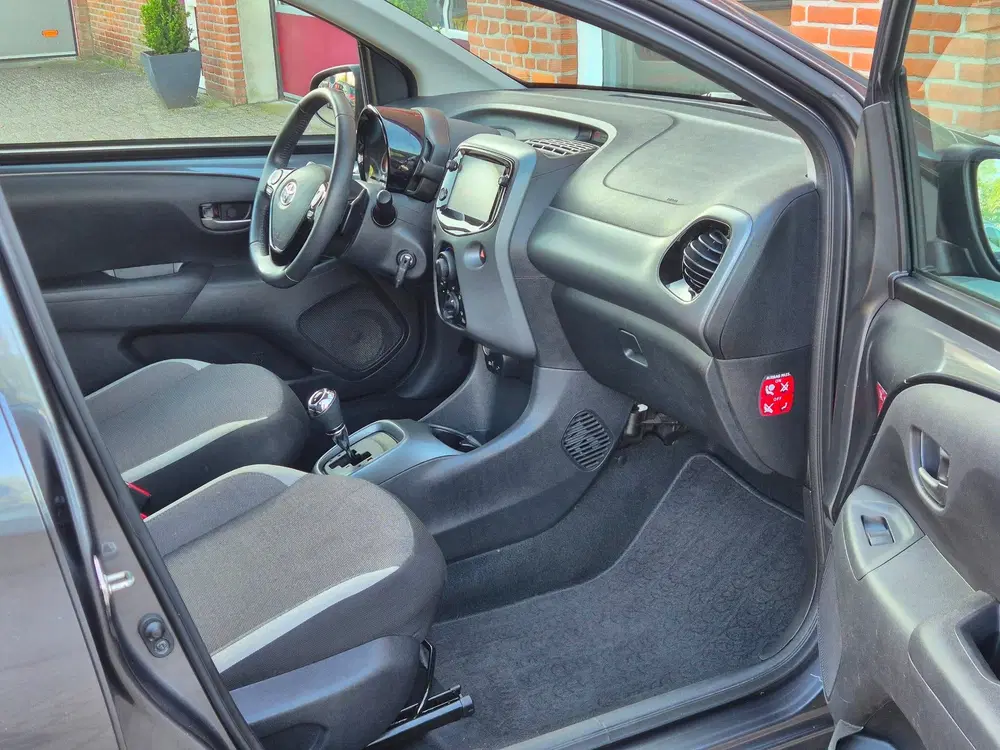 Toyota Aygo 1.0 VVT-i x-play 72PK 5drs airco uit 2021, foto 9