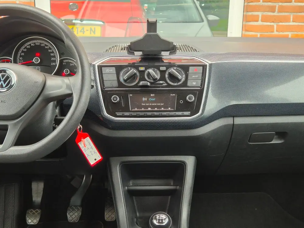 Volkswagen Up! 1.0 BMT move up! 60PK 5drs airco, navi, carki uit 2020, foto 2