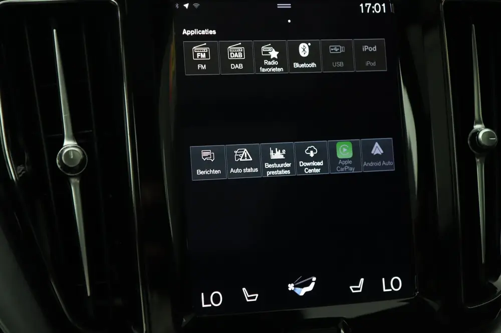 Volvo XC60 2.0 B5 / PANO / ACC / CAMERA / KEYLESS / STUUR+ST uit 2021, foto 11