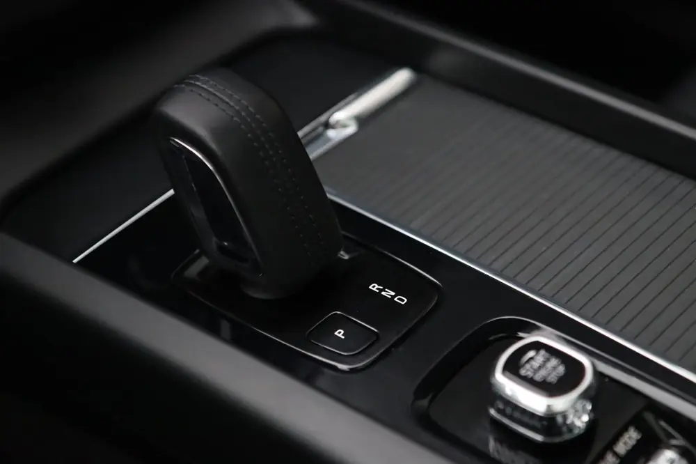 Volvo XC60 2.0 B5 / PANO / ACC / CAMERA / KEYLESS / STUUR+ST uit 2021, foto 20