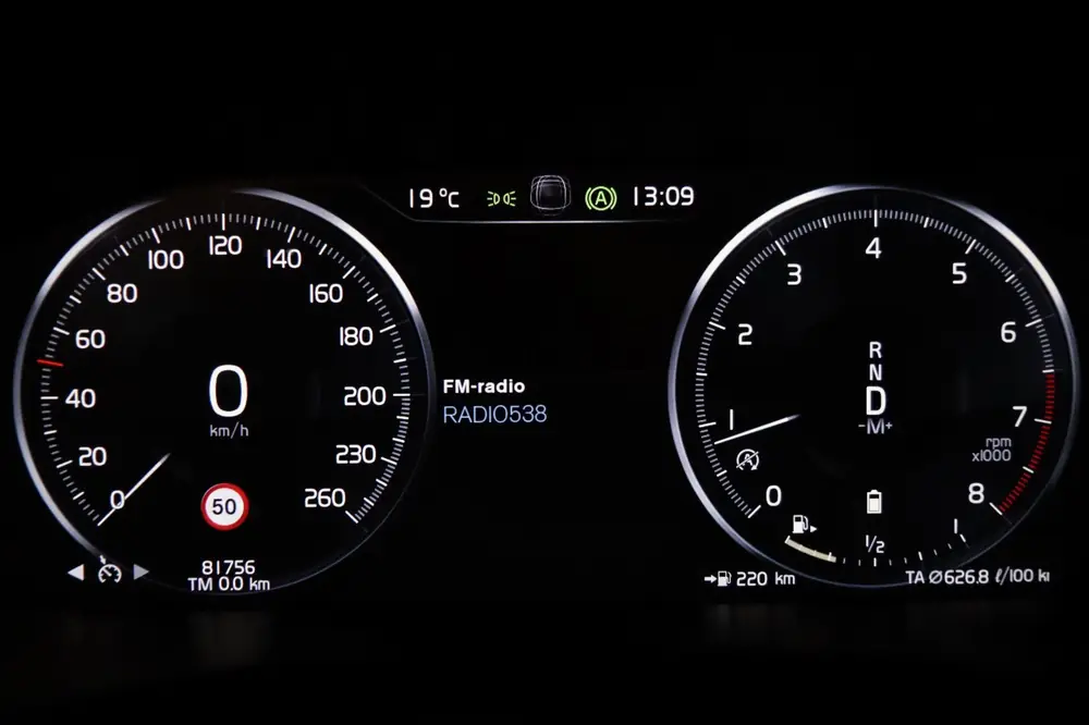 Volvo XC60 2.0 B5 / PANO / ACC / CAMERA / KEYLESS / STUUR+ST uit 2021, foto 7