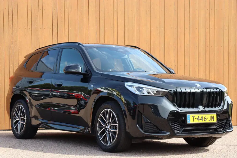 BMW X1 orgNL leer uit 2023, foto 2