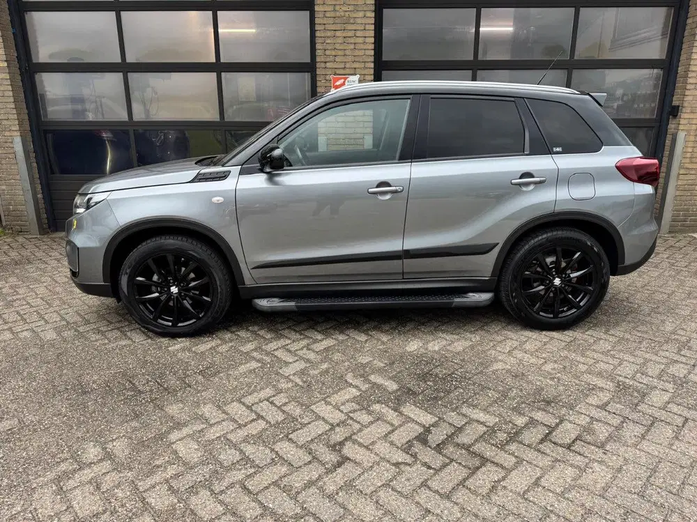 Suzuki Vitara met afneembare trekhaak (bj 2023) uit 2023, foto 2