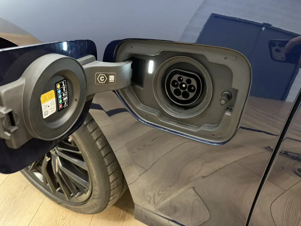 BMW 3-serie 320e Business Edition Plus Airco ECC uit 2022, foto 12
