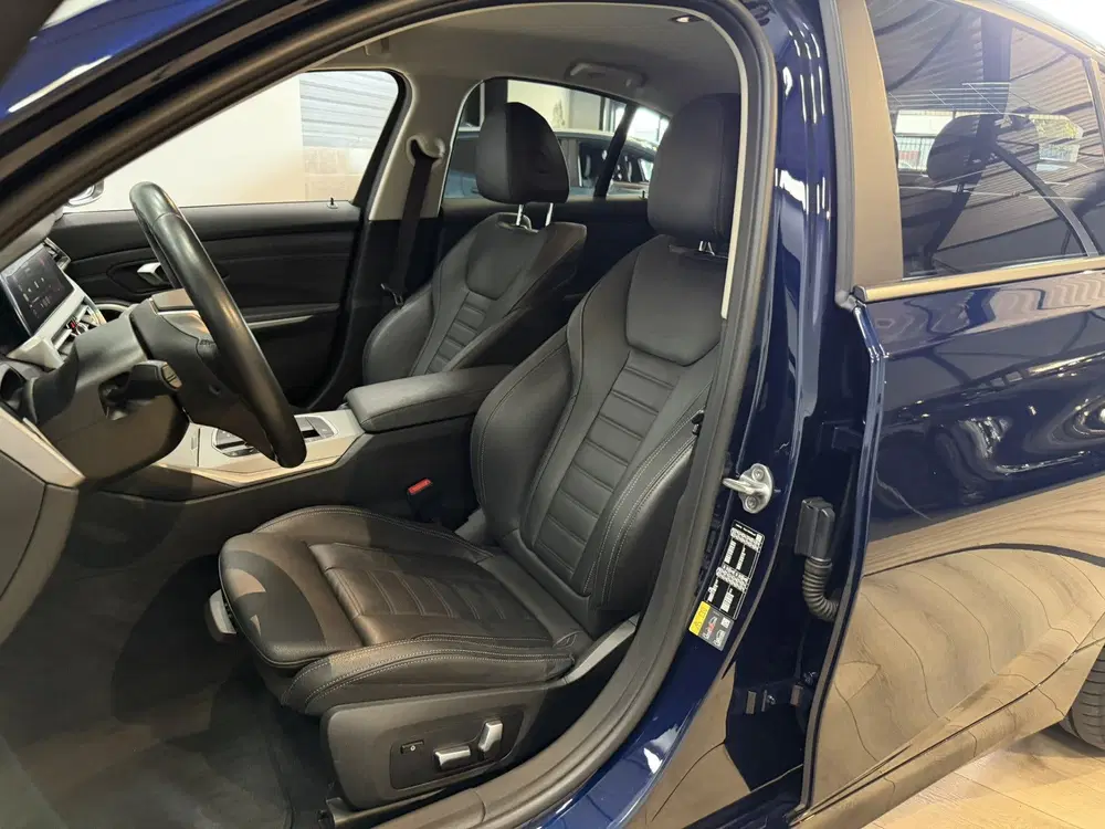 BMW 3-serie 320e Business Edition Plus Airco ECC uit 2022, foto 15