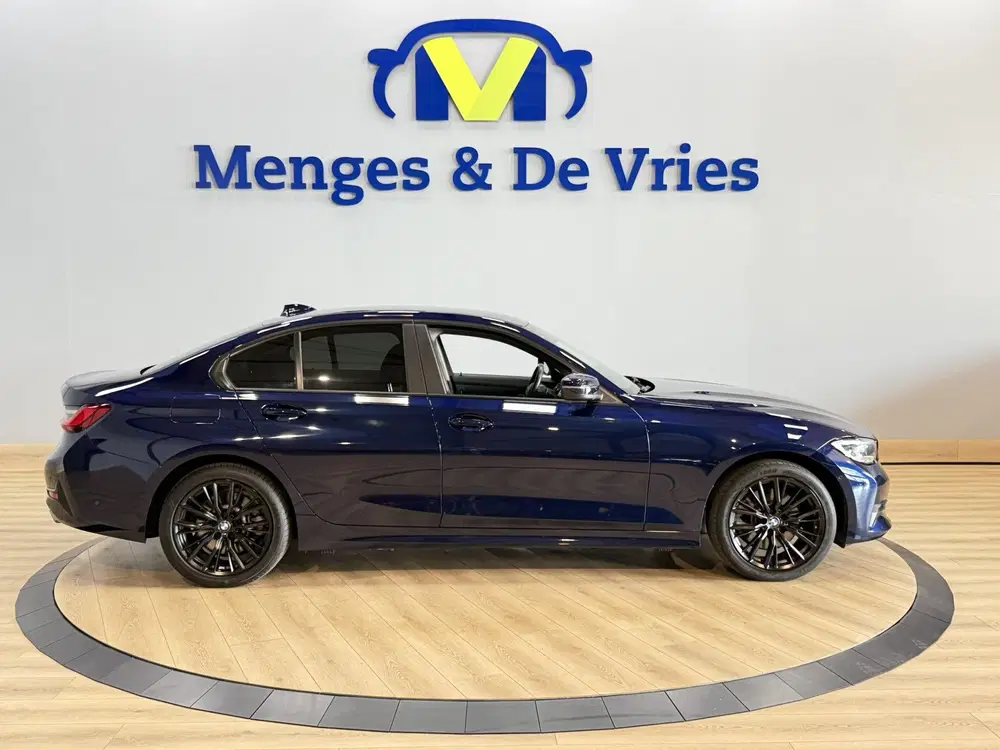 BMW 3-serie 320e Business Edition Plus Airco ECC uit 2022, foto 2