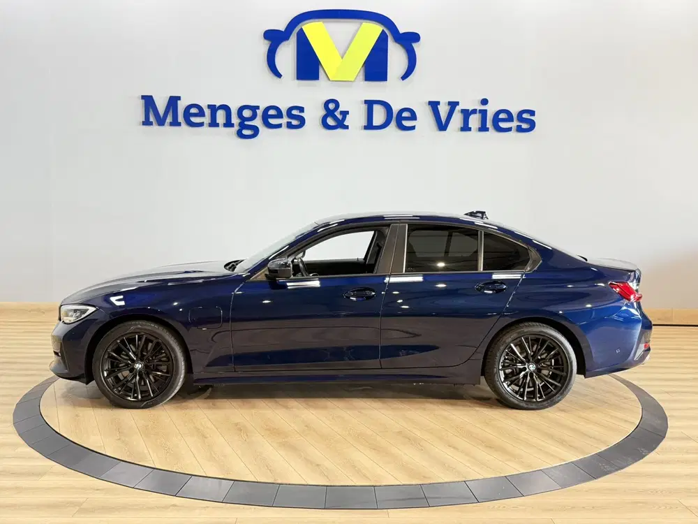 BMW 3-serie 320e Business Edition Plus Airco ECC uit 2022, foto 6
