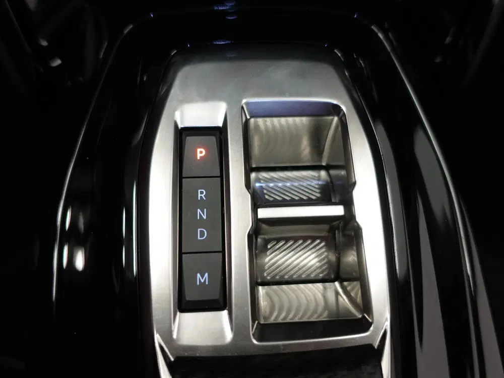 Peugeot 2008 1.2 PureTech 130pk Automaat Allure Navigat uit 2024, foto 13