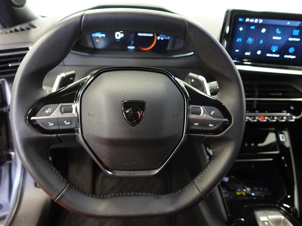 Peugeot 2008 1.2 PureTech 130pk Automaat Allure Navigat uit 2024, foto 14