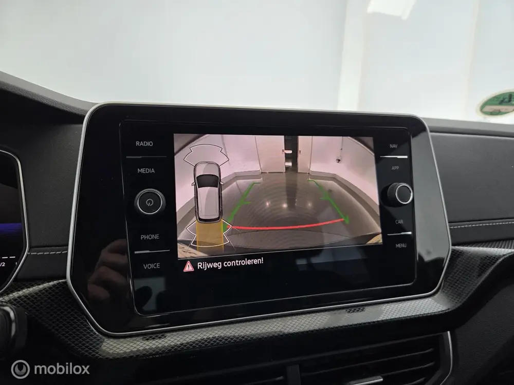 Volkswagen T-Cross 1.5 TSI R-Line trekhaak|IQled|Stoelverw.| uit 2025, foto 12
