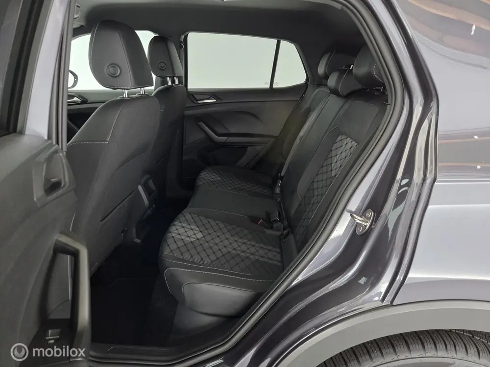 Volkswagen T-Cross 1.5 TSI R-Line trekhaak|IQled|Stoelverw.| uit 2025, foto 15