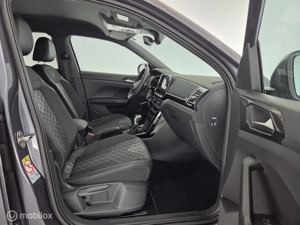 Volkswagen T-Cross 1.5 TSI R-Line trekhaak|IQled|Stoelverw.| uit 2025, foto 6