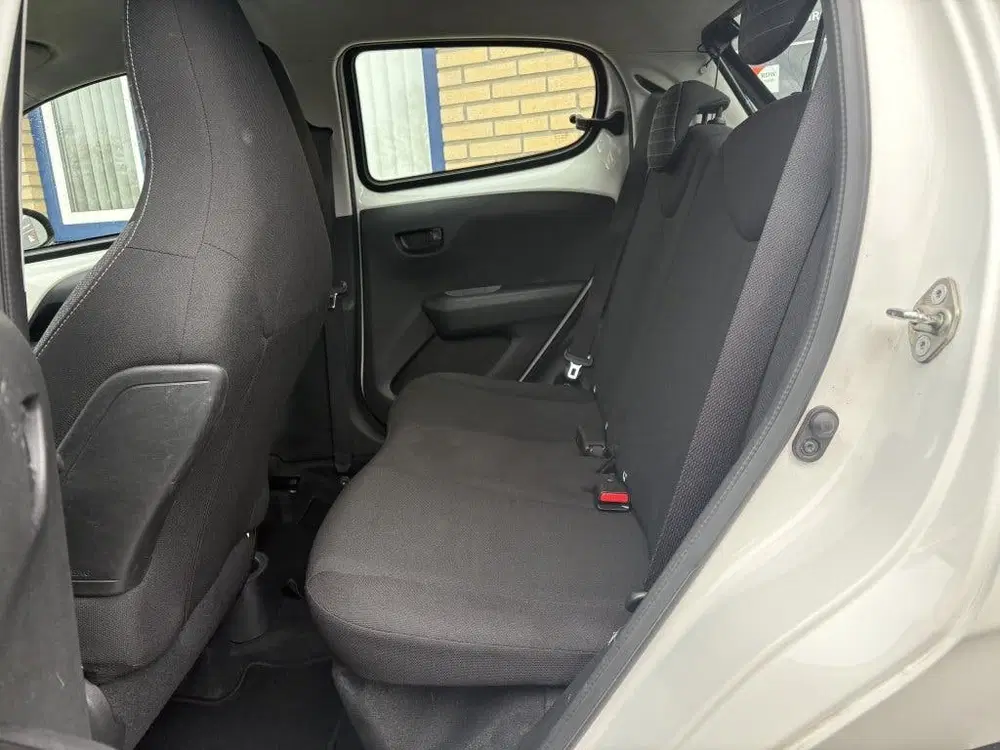 Peugeot 108 1.0 e-VTi Active uit 2021, foto 17