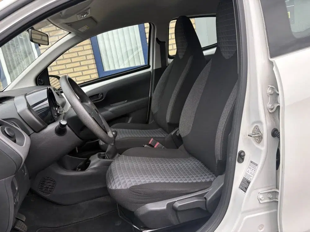 Peugeot 108 1.0 e-VTi Active uit 2021, foto 19