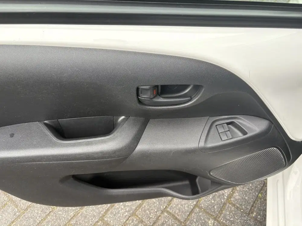 Peugeot 108 1.0 e-VTi Active uit 2021, foto 20