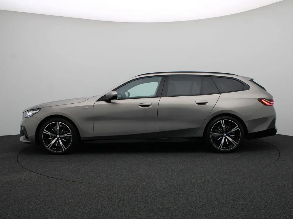 BMW 5-serie Touring 520i M Sportpakket uit 2025, foto 4