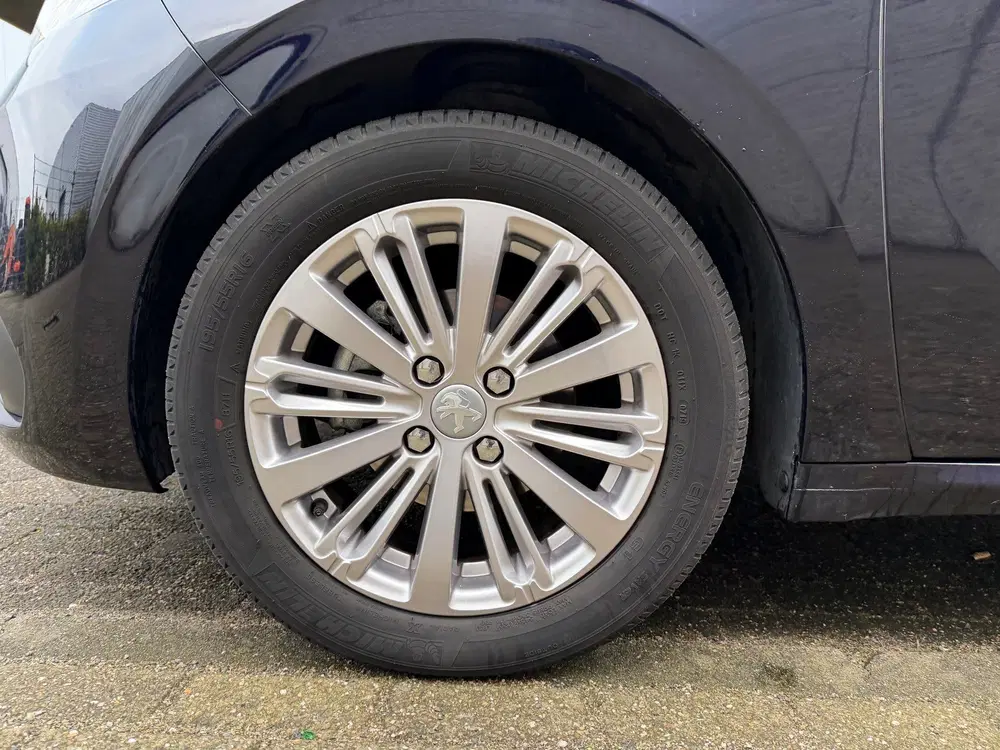 Peugeot 208 1.2 PureTech Signature AUTOMAAT CLIMAT BJ uit 2019, foto 13