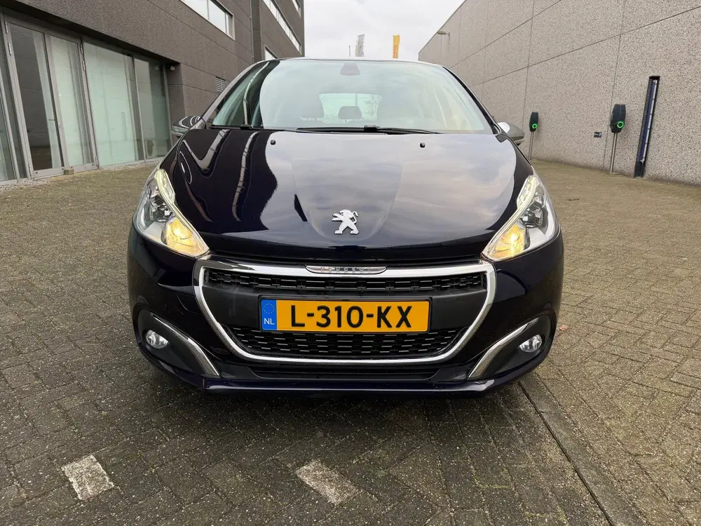 Peugeot 208 1.2 PureTech Signature AUTOMAAT CLIMAT BJ uit 2019, foto 8