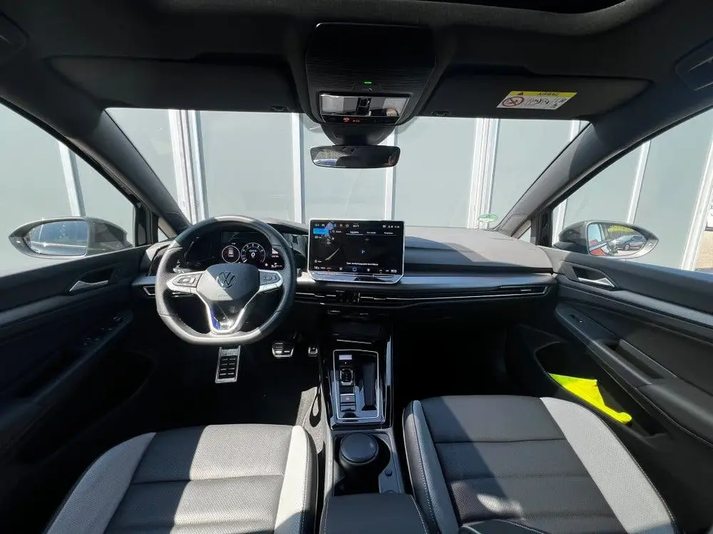 Volkswagen Golf 1.5 eHybrid 272pk GTE Black Style | Leer | P uit 2025, foto 10