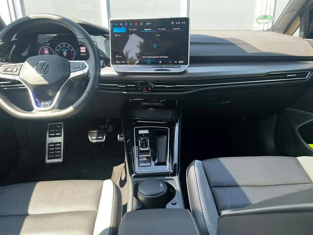 Volkswagen Golf 1.5 eHybrid 272pk GTE Black Style | Leer | P uit 2025, foto 12