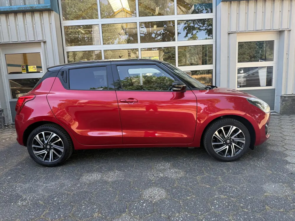 Suzuki Swift 1.2 Stijl Smart Hybrid uit 2020, foto 3