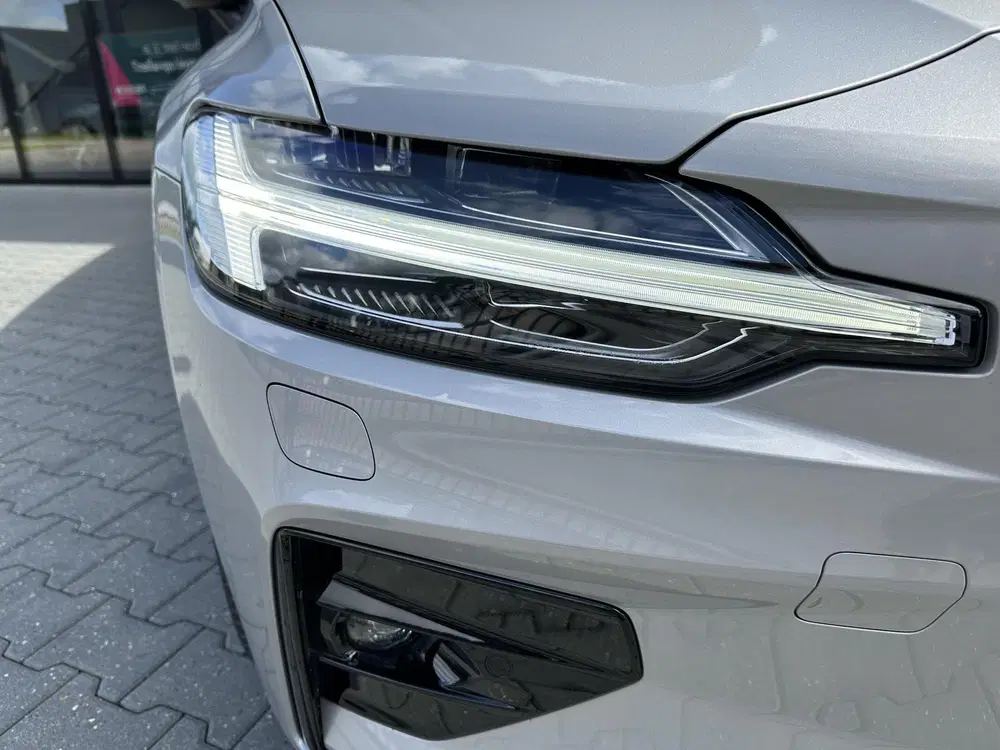Volvo V60 2.0 B4 Plus Dark Silver Dawn uit 2025, foto 16