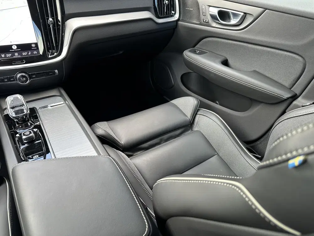 Volvo V60 2.0 B4 Plus Dark Silver Dawn uit 2025, foto 6