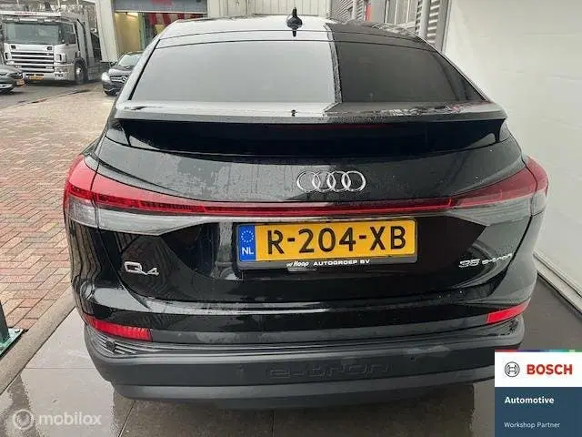 Audi Q4 e-tron 35 Edition 55 kWh uit 2022, foto 5