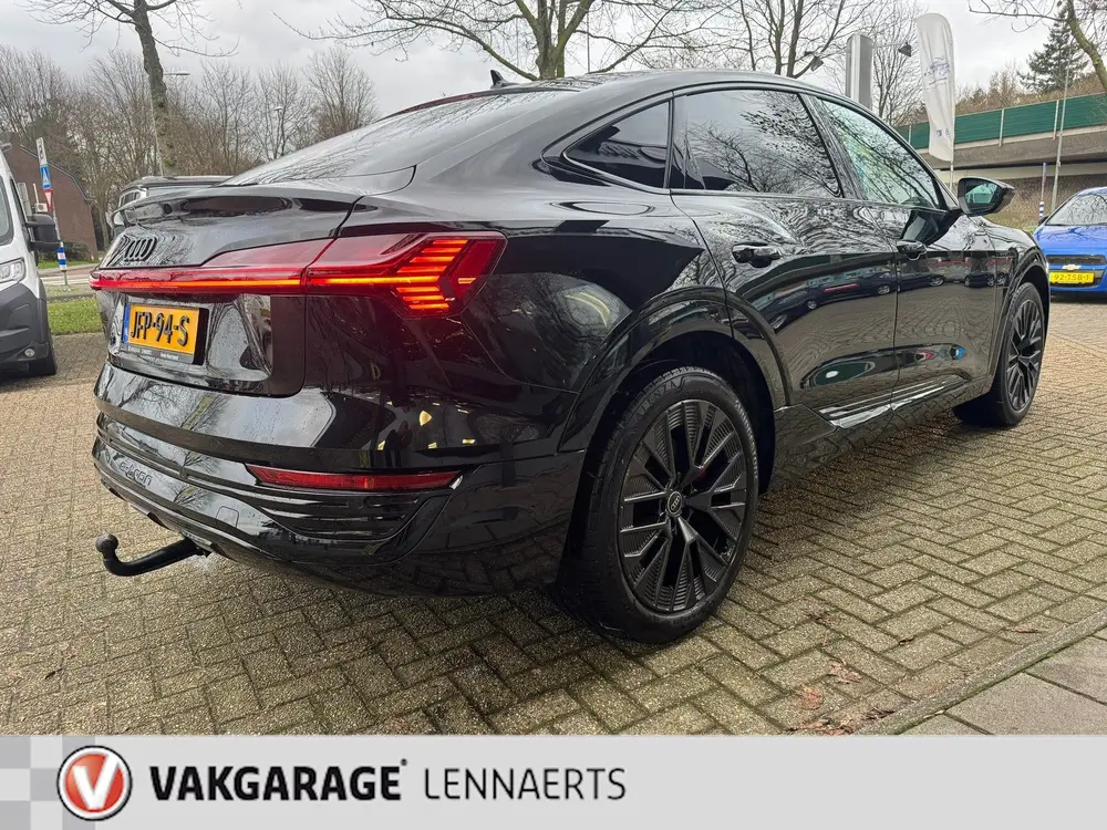 Audi Q8 50 quattro S Edition uit 2023, foto 9