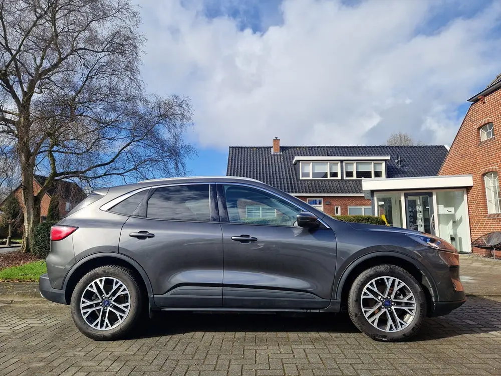 Ford Kuga 2.5 PHEV Titanium X uit 2022, foto 2