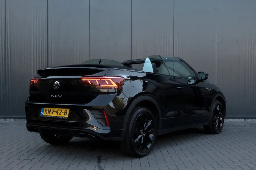 Volkswagen T-Roc Cabrio 1.5 TSI R-Line | ACC | Stoel & Stuur uit 2023, foto 2