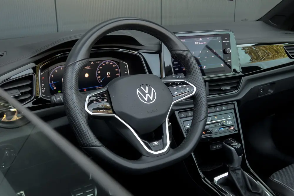 Volkswagen T-Roc Cabrio 1.5 TSI R-Line | ACC | Stoel & Stuur uit 2023, foto 5