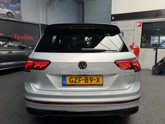 Volkswagen TIGUAN 1.4 TSI eHybrid R-Line Business+/Pano uit 2021, foto 11