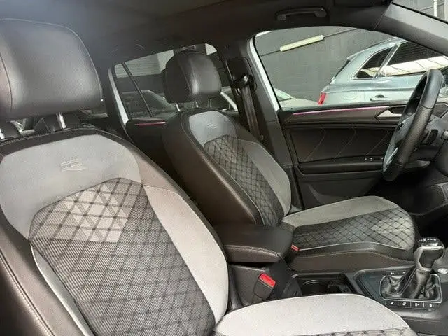 Volkswagen TIGUAN 1.4 TSI eHybrid R-Line Business+/Pano uit 2021, foto 14