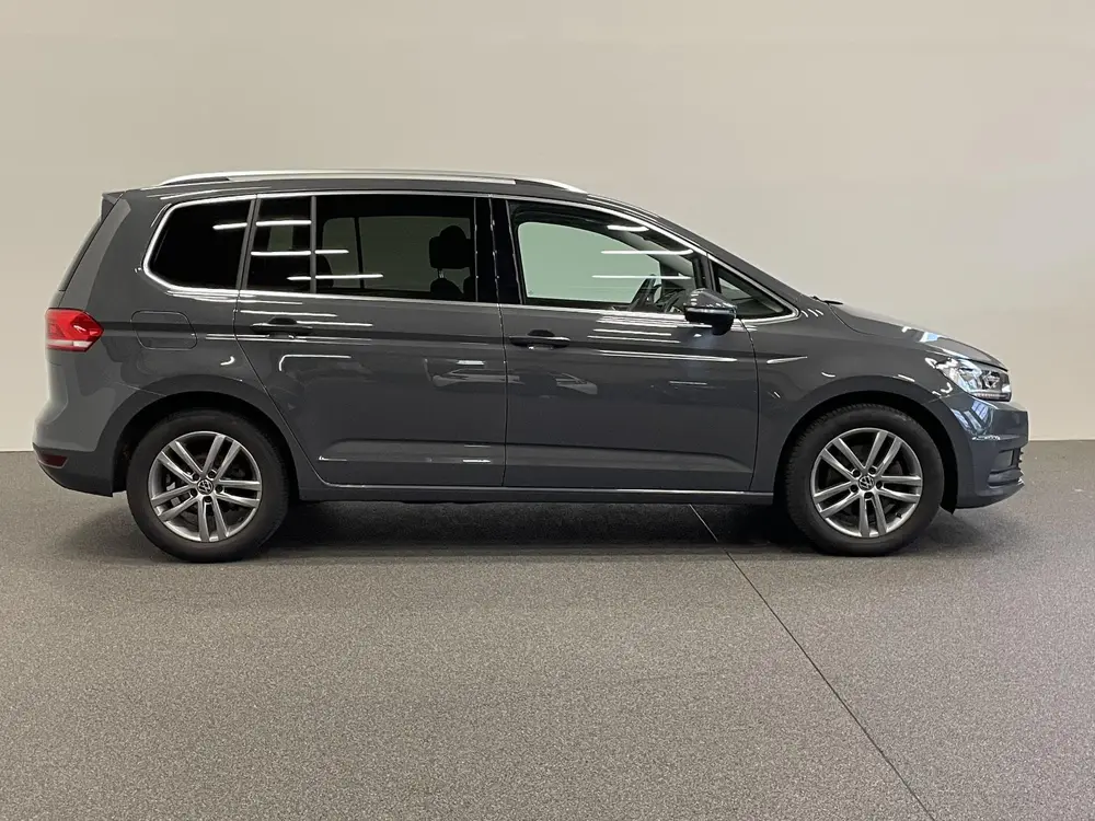 Volkswagen Touran 1.5 TSI DSG Highline Navigatie Parkeersens uit 2020, foto 10