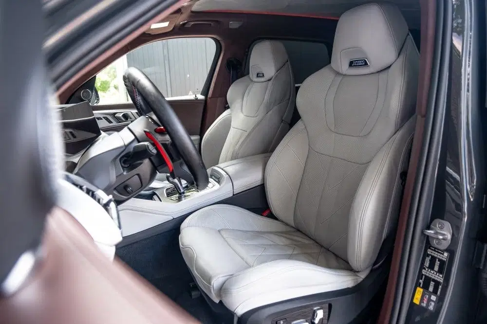 BMW XM PHEV 30 kWh V8 T 653pk High Exe uit 2023, foto 12