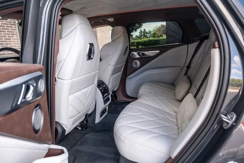 BMW XM PHEV 30 kWh V8 T 653pk High Exe uit 2023, foto 15