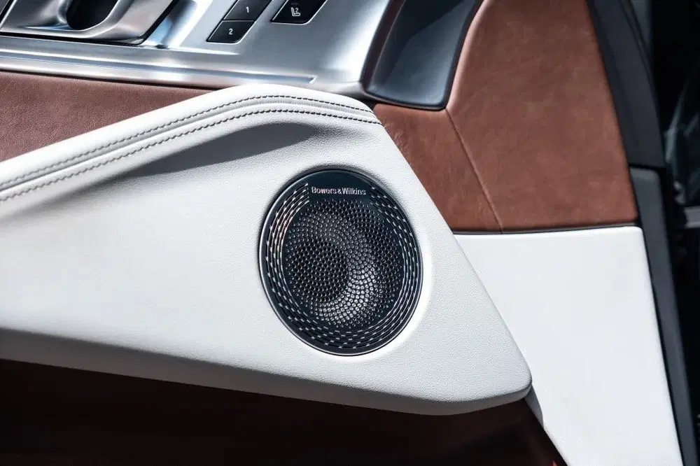 BMW XM PHEV 30 kWh V8 T 653pk High Exe uit 2023, foto 17
