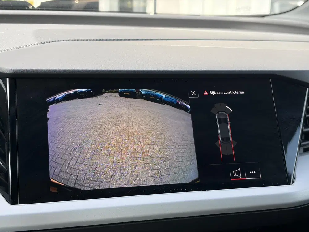 Audi Q4 e-tron 35 Edition 55 kWh uit 2022, foto 18