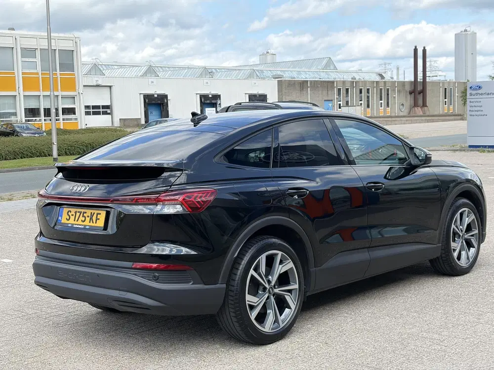 Audi Q4 e-tron 35 Edition 55 kWh uit 2022, foto 5