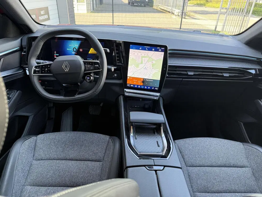 Renault Rafale 1.2 E-Tech full hybrid 200 techno ACHTERAS uit 2024, foto 2