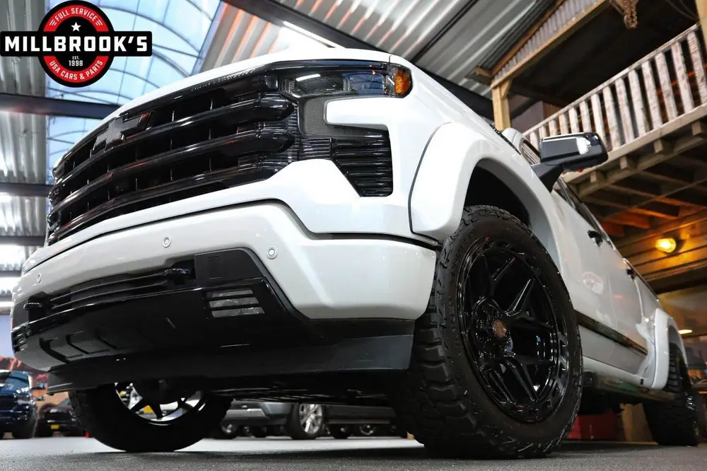 Chevrolet Silverado High Country 6.2 V8 420 PK uit voorraad uit 2024, foto 2