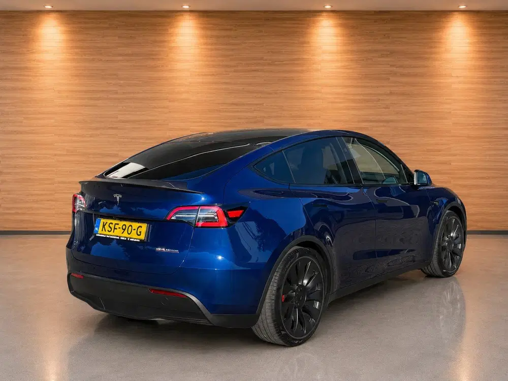 Tesla Model Y Performance AWD 75 kWh uit 2025, foto 3
