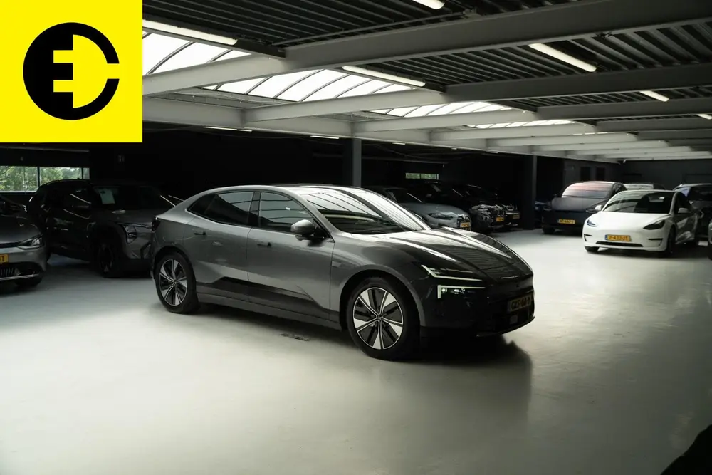 Polestar 4 Long Range Single motor 100 kWh uit 2024, foto 10