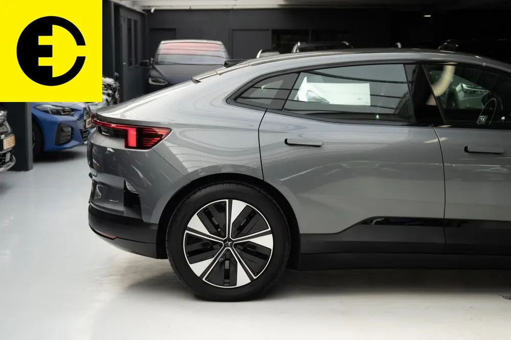 Polestar 4 Long Range Single motor 100 kWh uit 2024, foto 12