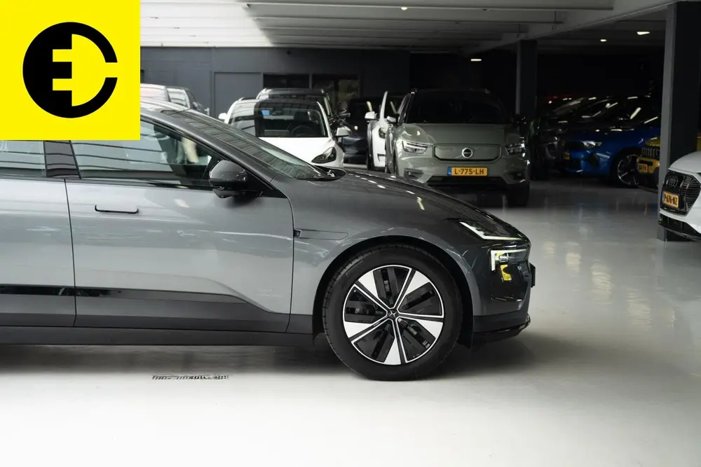 Polestar 4 Long Range Single motor 100 kWh uit 2024, foto 13