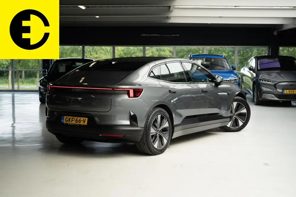 Polestar 4 Long Range Single motor 100 kWh uit 2024, foto 14
