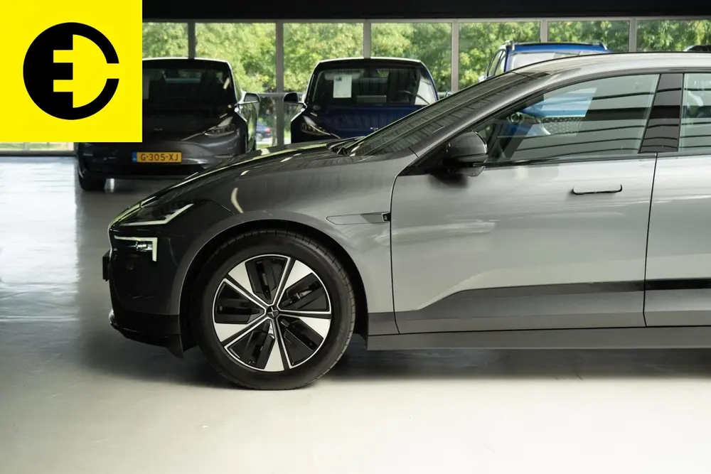 Polestar 4 Long Range Single motor 100 kWh uit 2024, foto 18