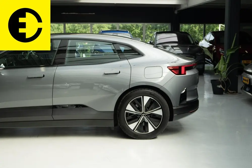 Polestar 4 Long Range Single motor 100 kWh uit 2024, foto 19