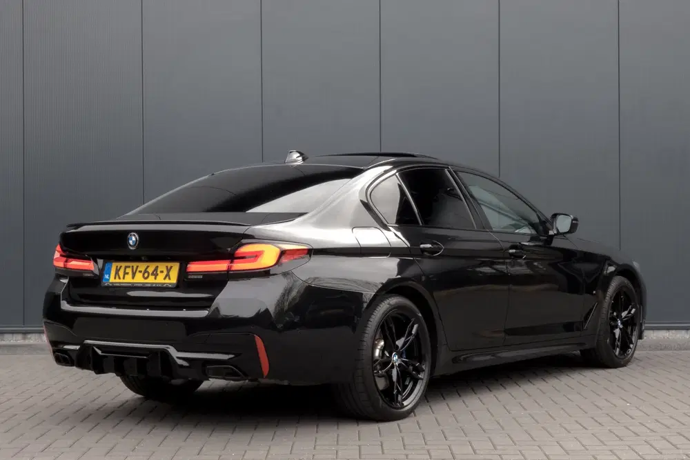 BMW 5-serie 530e Business Edition Plus M-PERFORMANCE uit 2021, foto 2